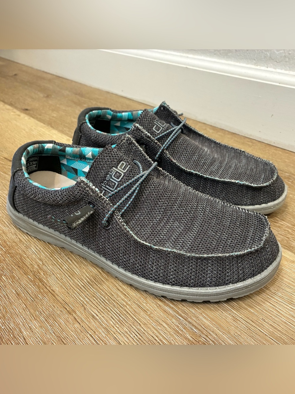 Hey Dude Wally Sox Shoes In Charcoal Distinctive Blue Plaid Lining Mens US 10